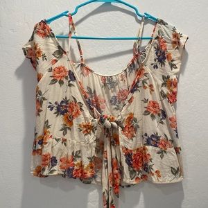 Cropped top cut out flowered shirt